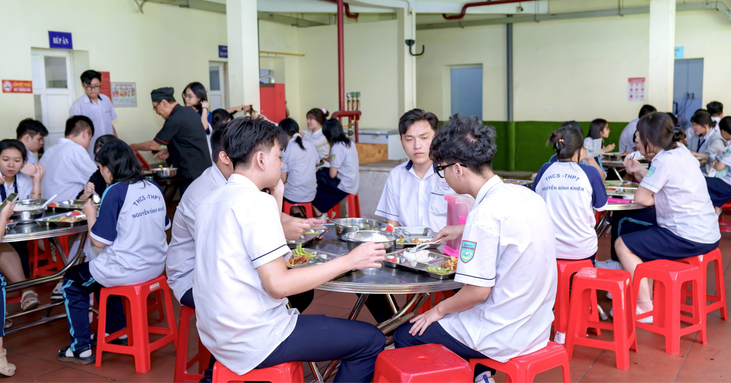 Khu ăn uống bán trú