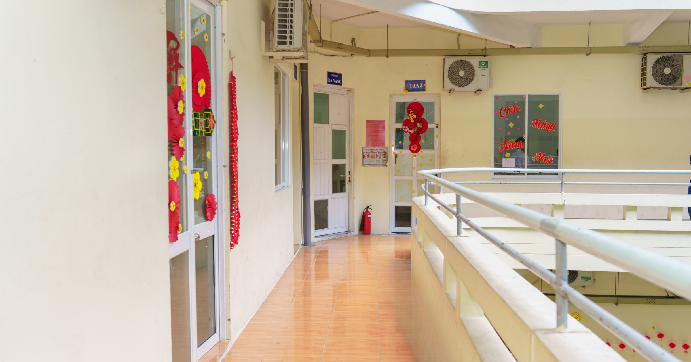 Khuôn viên trường