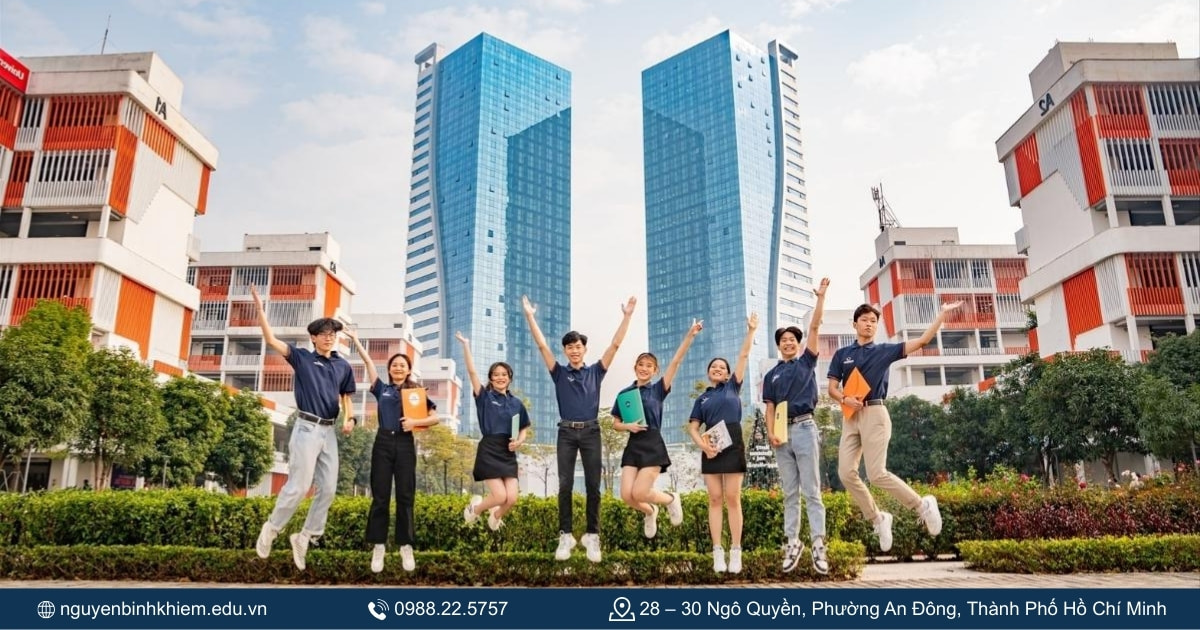 Sinh viên Đại học Phenika