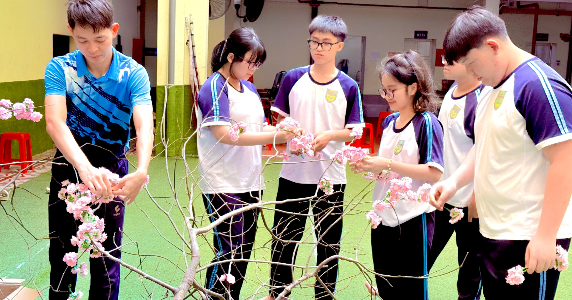 Trang trí cây đào