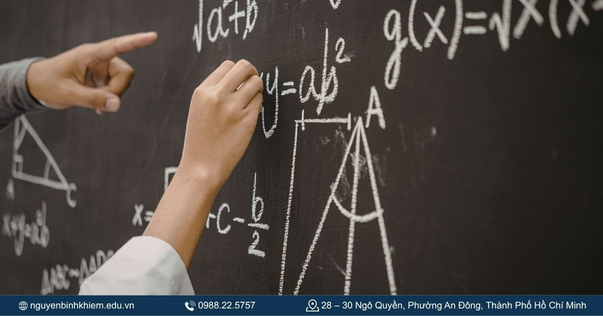 Lộ trình học toán lớp 12 cho du học sinh Việt Nam