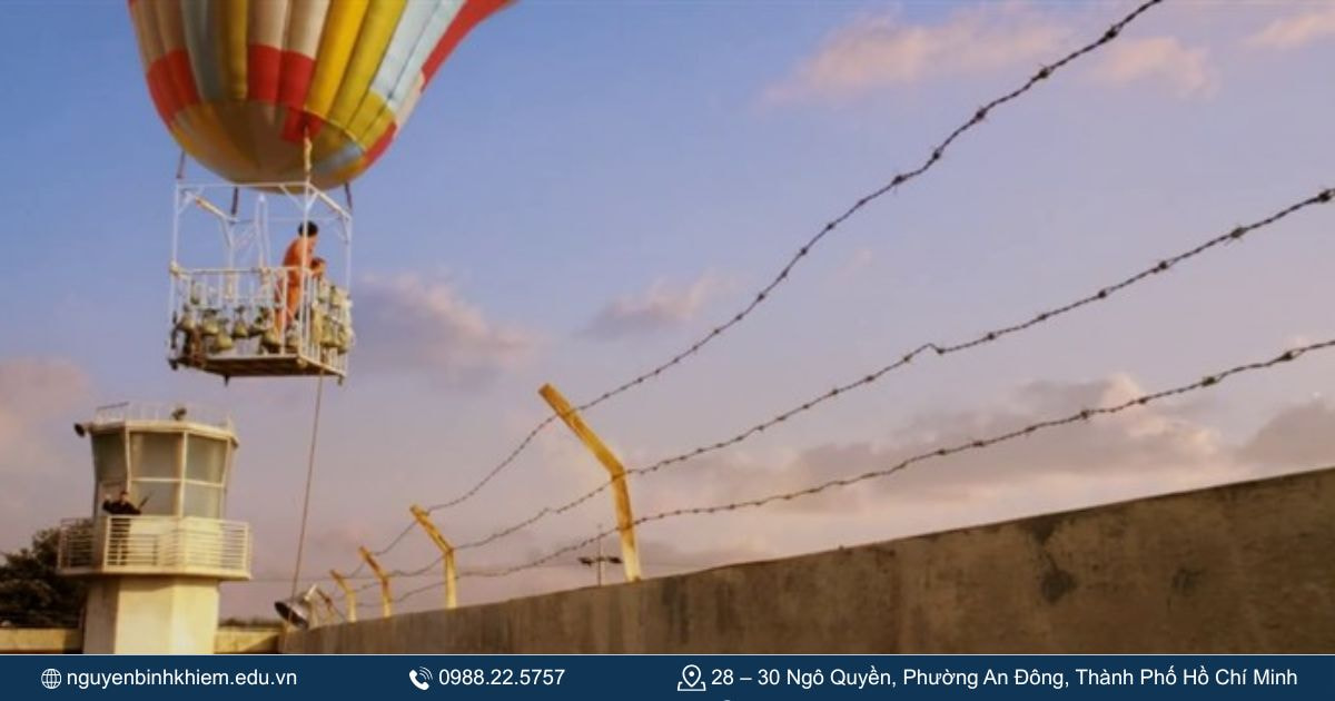 Phân cảnh khinh khí cầu đầy ám ảnh và đẹp đẽ.