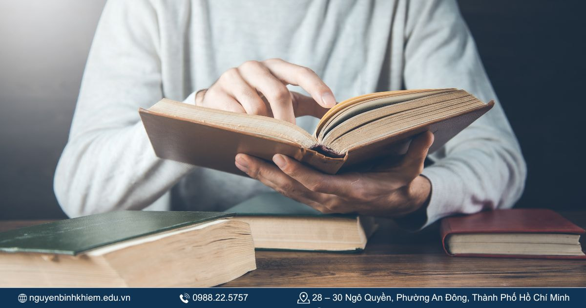 Phát triển tư duy và cảm thụ văn học.